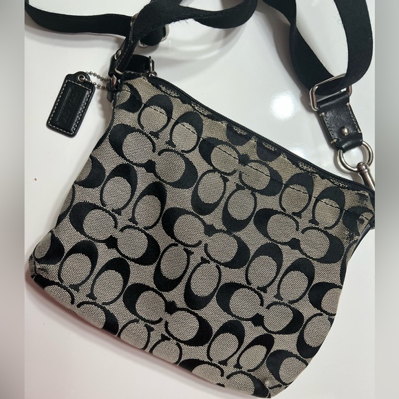 Coach crossbody small purse - Picture 3 of 8